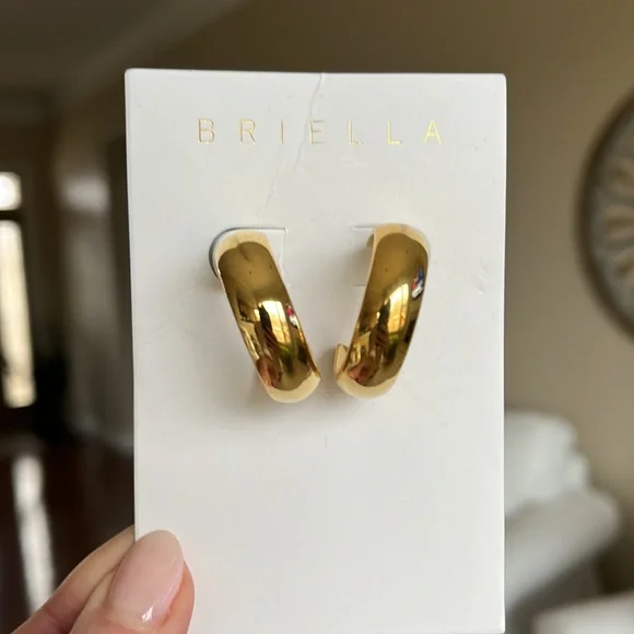 **COPY** Mejuri Chunky Gold Hoops - Picture 6 of 10